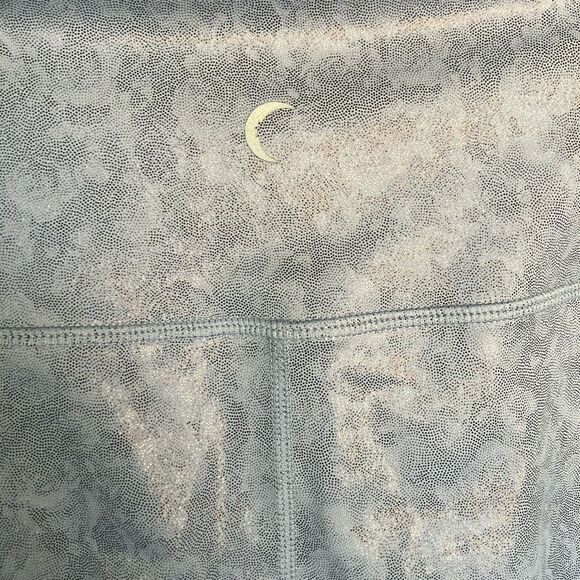 548. Zyia high rise silver metallic pocket leggings 7/8 size 8-10 - Picture 4 of 5